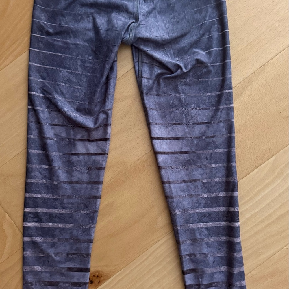 Niyama Sol XS striped print, shades of gray print leggings activewear yoga - Picture 6 of 8